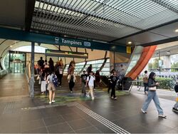 Tampines Central 1 (D18), Retail #571373251